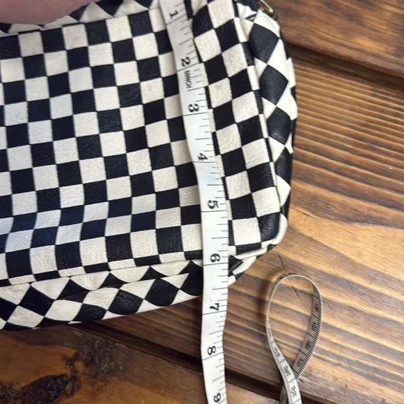 Clare V Checkered Black/Cream Midi Sac with a black shoulder strap - Picture 7 of 8
